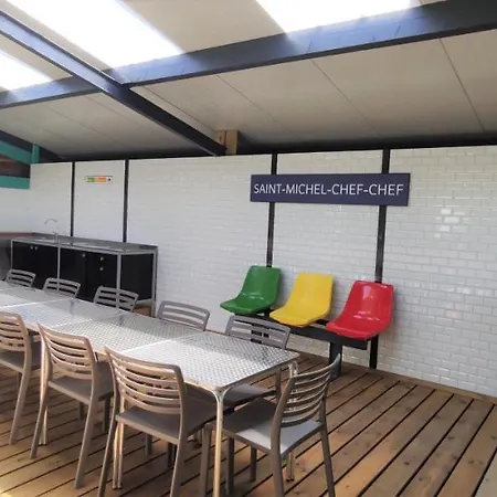 Camping Insolite Le Haut Village Saint-Michel-Chef-Chef Exterior foto