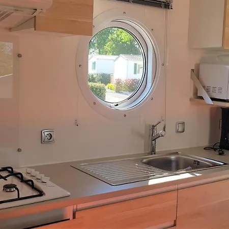 Camping Insolite Le Haut Village Saint-Michel-Chef-Chef Exterior foto
