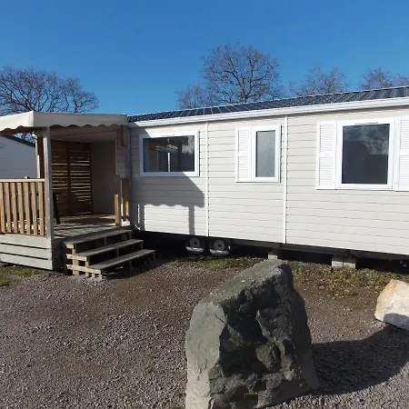 Camping Insolite Le Haut Village Saint-Michel-Chef-Chef Exterior foto
