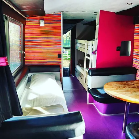 Camping Insolite Le Haut Village Saint-Michel-Chef-Chef Exterior foto