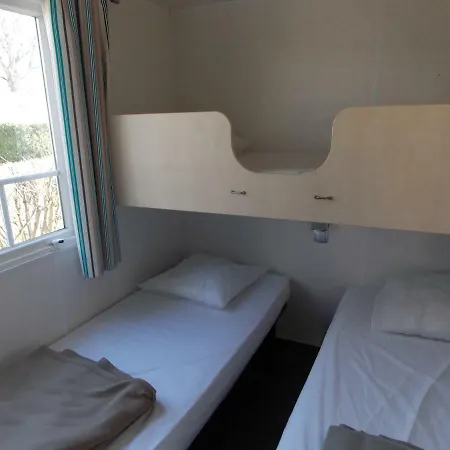 Camping Insolite Le Haut Village Saint-Michel-Chef-Chef Exterior foto