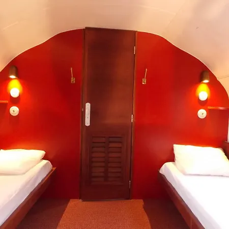 Camping Insolite Le Haut Village Saint-Michel-Chef-Chef Exterior foto