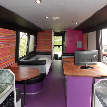 Camping Insolite Le Haut Village Saint-Michel-Chef-Chef Exterior foto