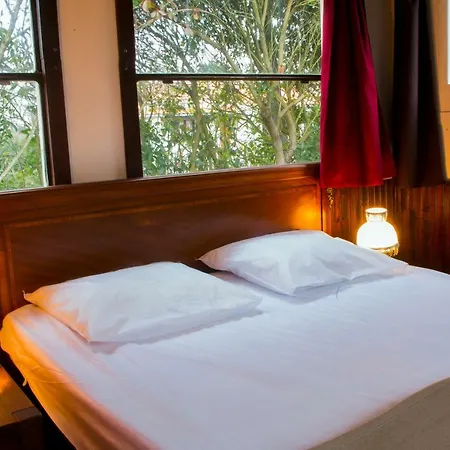 Camping Insolite Le Haut Village Saint-Michel-Chef-Chef Exterior foto