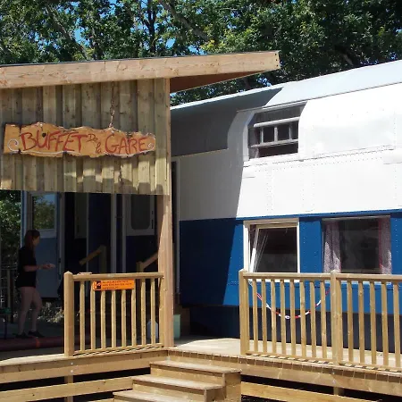 Camping Insolite Le Haut Village Saint-Michel-Chef-Chef Exterior foto