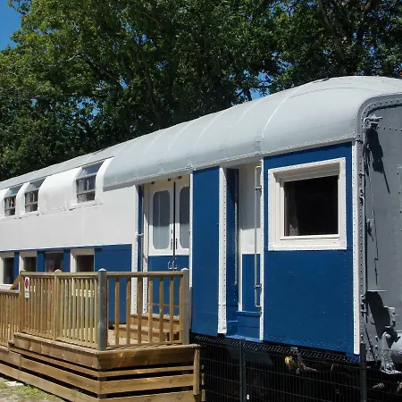 Camping Insolite Le Haut Village Saint-Michel-Chef-Chef Exterior foto