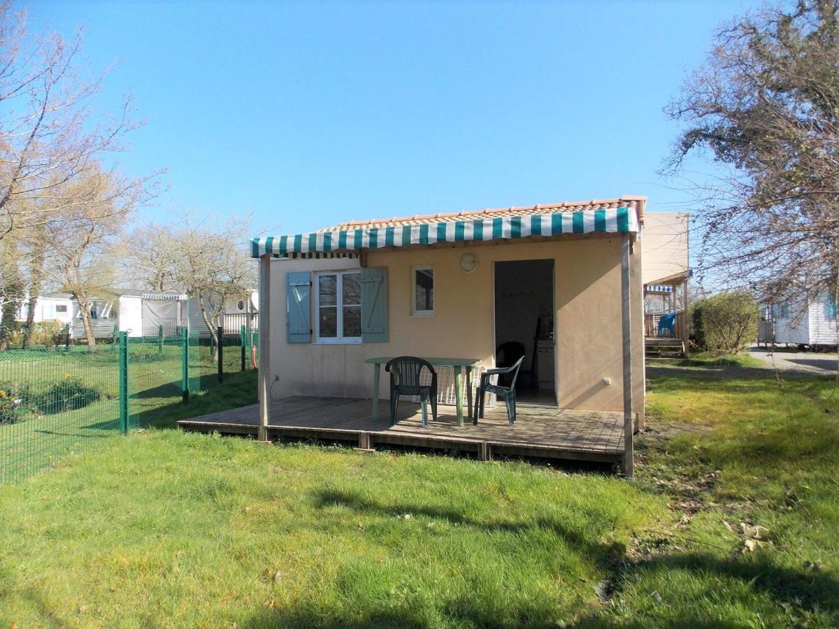 Camping Insolite Le Village Saint-Michel-Chef-Chef